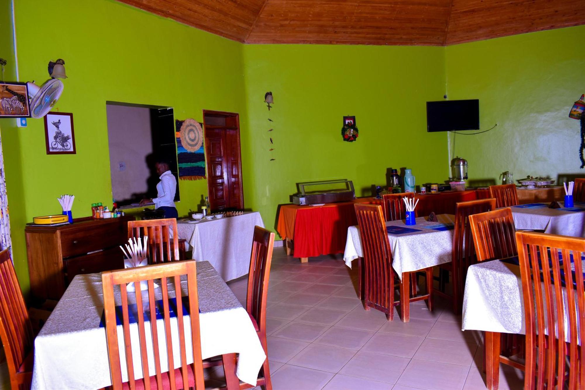 Lavic Country Resort Adjumani Eksteriør bilde